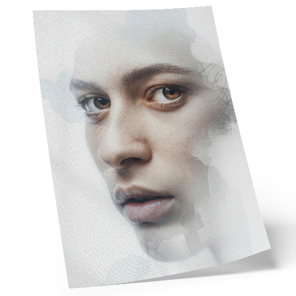 Poster A delicate face, a mysterious atmosphere, a subtle game