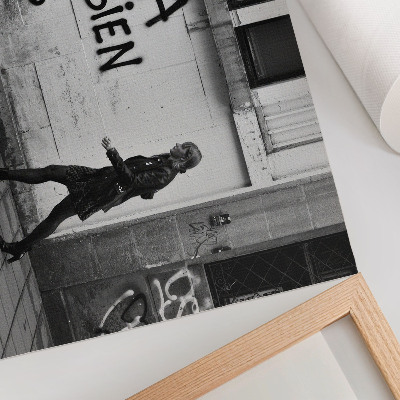 Photo canvas Contrasting urban scene with black and white graffiti