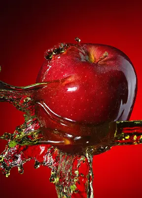 Fabric roller blind red apple in the depths design