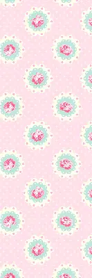 Fabric roller blind with roses pattern