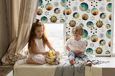 Modern roller blind Colored circles