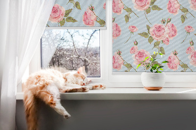 Fabric roller blind with a roses pattern