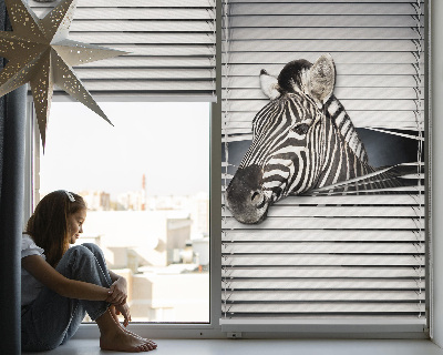 Fabric roller blind ribs design