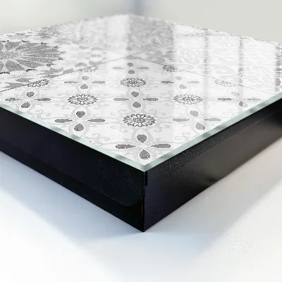 Key cabinet with geometric patterns