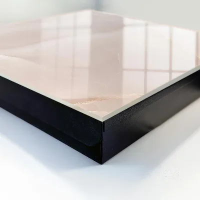 Elegant texture Wall mounted key box