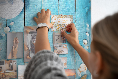 Cork board Seashells on wood