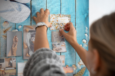 Cork board Seashells on wood