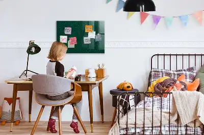 Magnetic dry-erase board leaf pattern