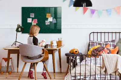 Magnetic dry-erase board leaf pattern