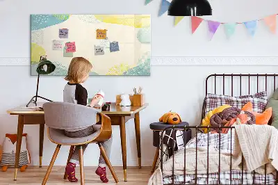 Magnetic marker board with patterned frame