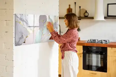 Magnetic marker board with marble pattern