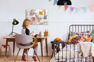 Magnetic marker board with leaf pattern