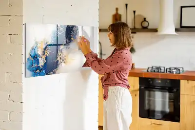 Magnetic marker board with marble pattern