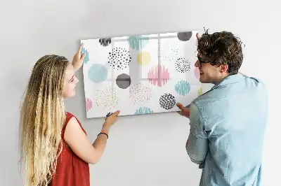 Magnetic marker board with geometric pattern