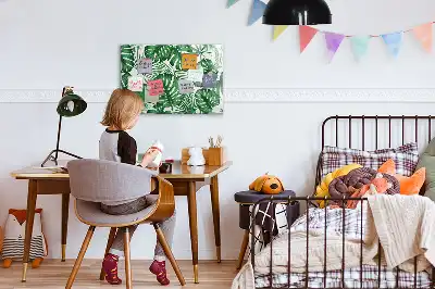 Magnetic marker board with monstera leaves design