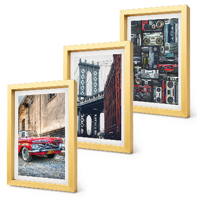 3-piece wall art set An old car on the street near the Brooklyn Bridge and retro audio equipment