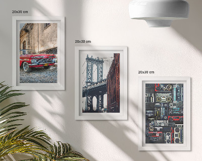 3-piece wall art set An old car on the street near the Brooklyn Bridge and retro audio equipment