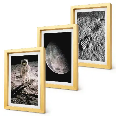 Photo frame wall astronaut on the moon footprint design