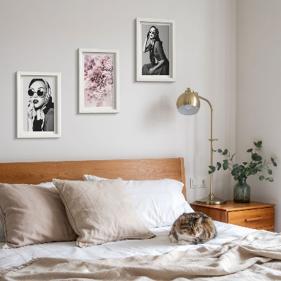 Photo frame wall Stylish portraits of women with pink flowers