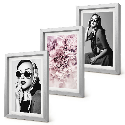 Photo frame wall Stylish portraits of women with pink flowers