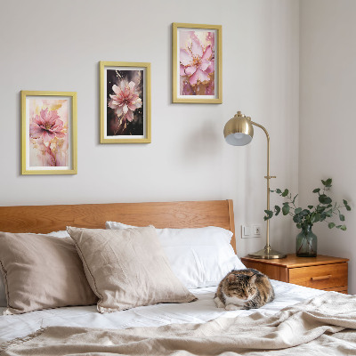 Framed triptych Floral compositions in shades of pink and white