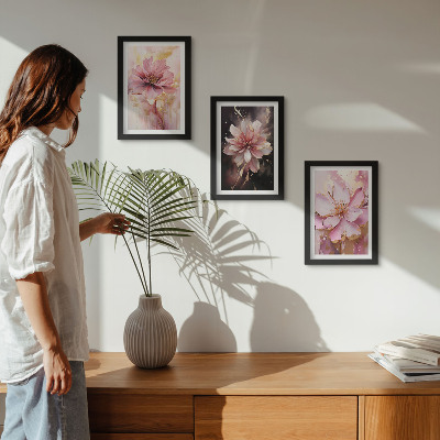 Framed triptych Floral compositions in shades of pink and white
