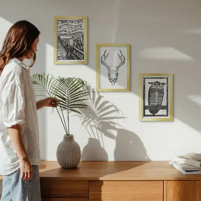 Photo frame wall Inspired by the Scream image with a skull and owl in a graphic style
