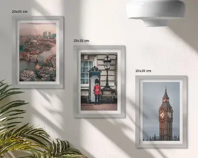 Photo frame wall gallery featuring London bridge and Big Ben guards