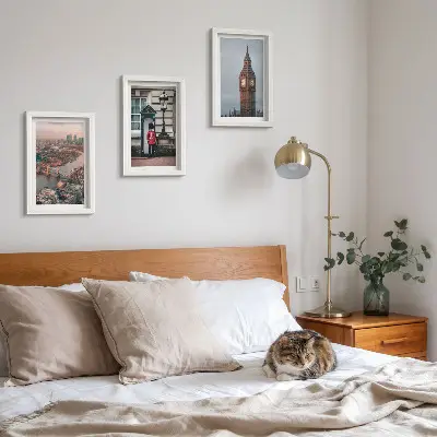 Photo frame wall gallery featuring London bridge and Big Ben guards