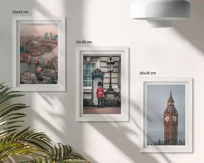 Photo frame wall gallery featuring London bridge and Big Ben guards