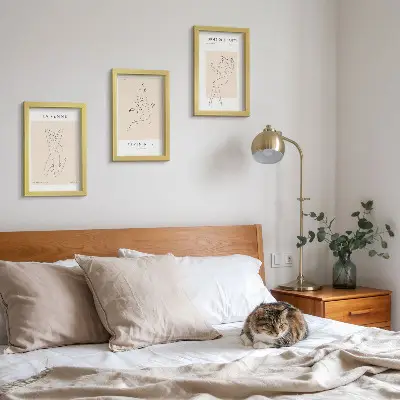 Framed triptych Linear silhouettes of women in minimalist posters