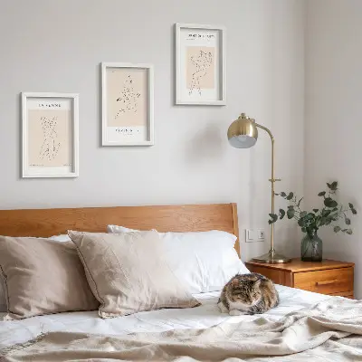 Framed triptych Linear silhouettes of women in minimalist posters