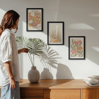 Framed triptych Flowers in pastel colors with sun rays