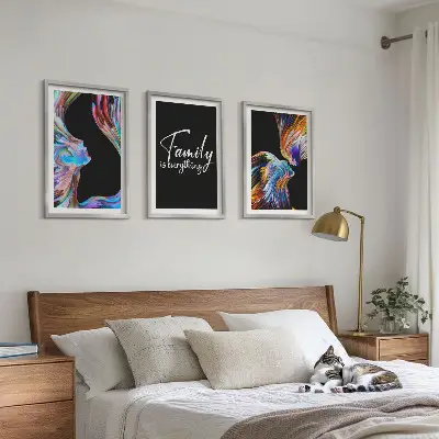 Three-piece wall art set colorful portrait patterns of a family
