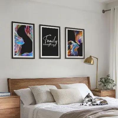 Three-piece wall art set colorful portrait patterns of a family