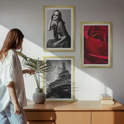Wall art set featuring a Parisian lady with Eiffel Tower glasses