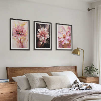 Three-piece wall art piece Floral compositions of roses and white