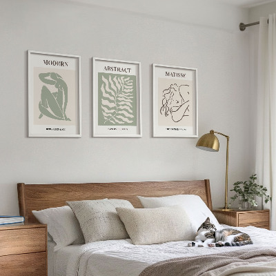 Wall art set Stylish green paintings with characters