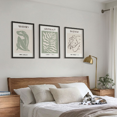 Wall art set Stylish green paintings with characters
