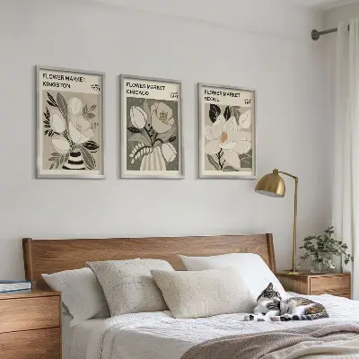 Wall art set features flowers from Kingston, Seoul, and Chicago in a retro style