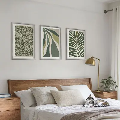Wall art set green leaves with wavy lines