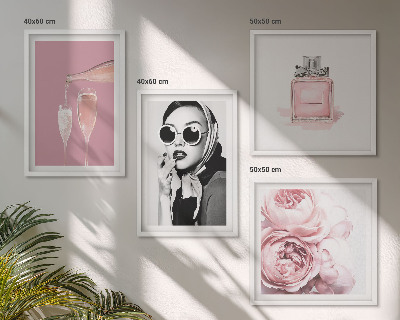 Wall art set Stylish pink accessories