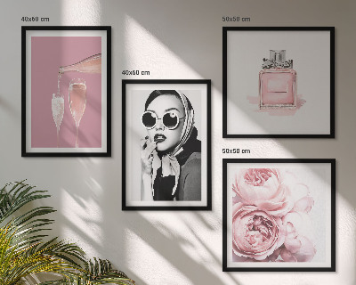 Wall art set Stylish pink accessories