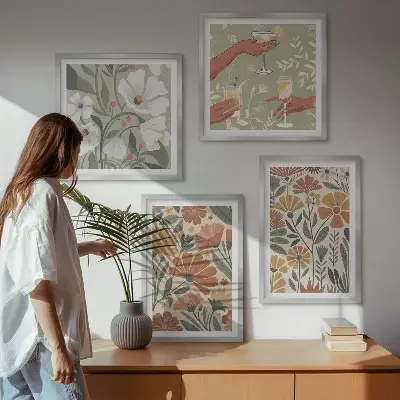 Wall art set with floral patterns in orange and green