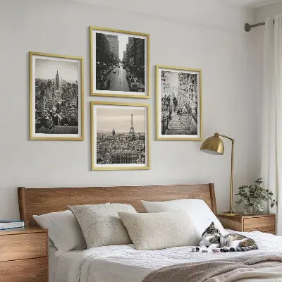 Wall art set featuring views of stairs in Paris and New York