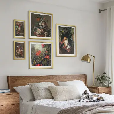 Framed photo set featuring vintage style floral cats