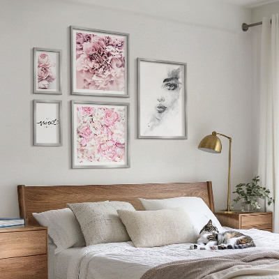 Gallery wall A floral portrait about home