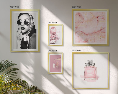 Gallery wall Stylish accents in pink