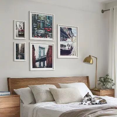 Framed photo set featuring stylish cars and street architecture