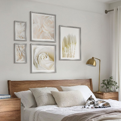 Gallery wall White rose marble accents